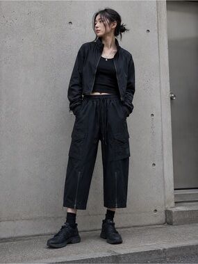 Y-3 Cropped Techwear Cargo Pants